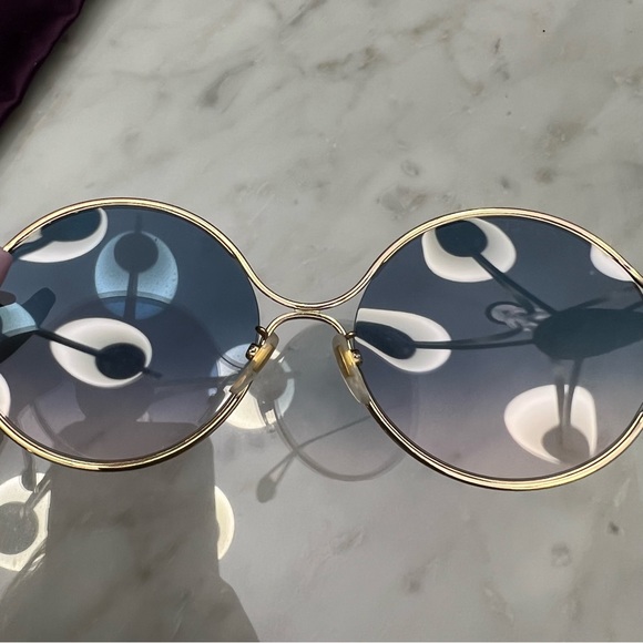 Authentic gold GUCCI blue gradient 
Round Pearl Tip Sunglasses - Picture 9 of 17